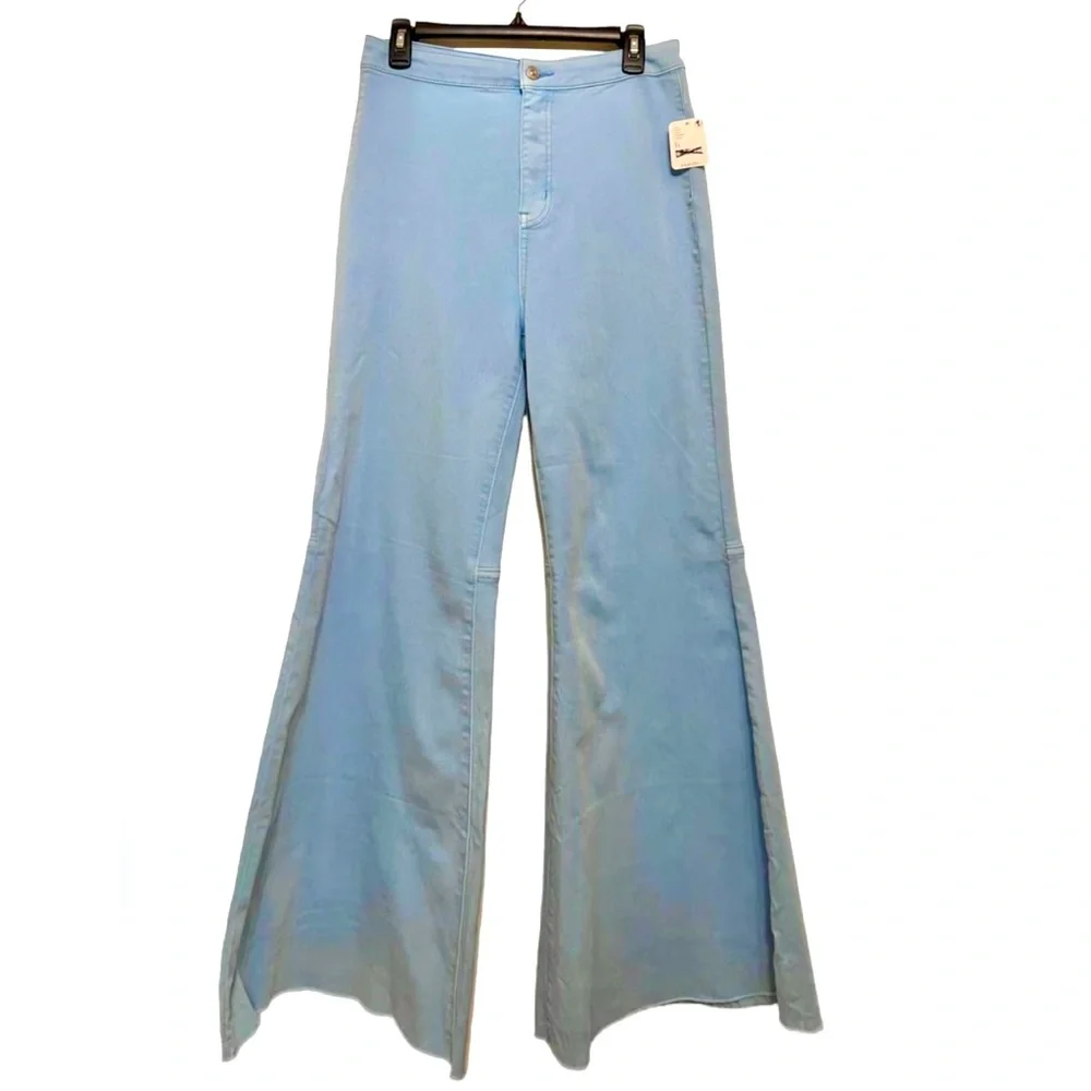 NWT FREE PEOPLE Just Float On Flare Jeans Sz 31 SkyBlue color - Picture 3 of 10